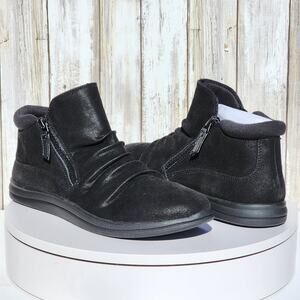 NEW - Clarks Women's Breeze Range Ruched Ankle Booties - Size 9 M - Black